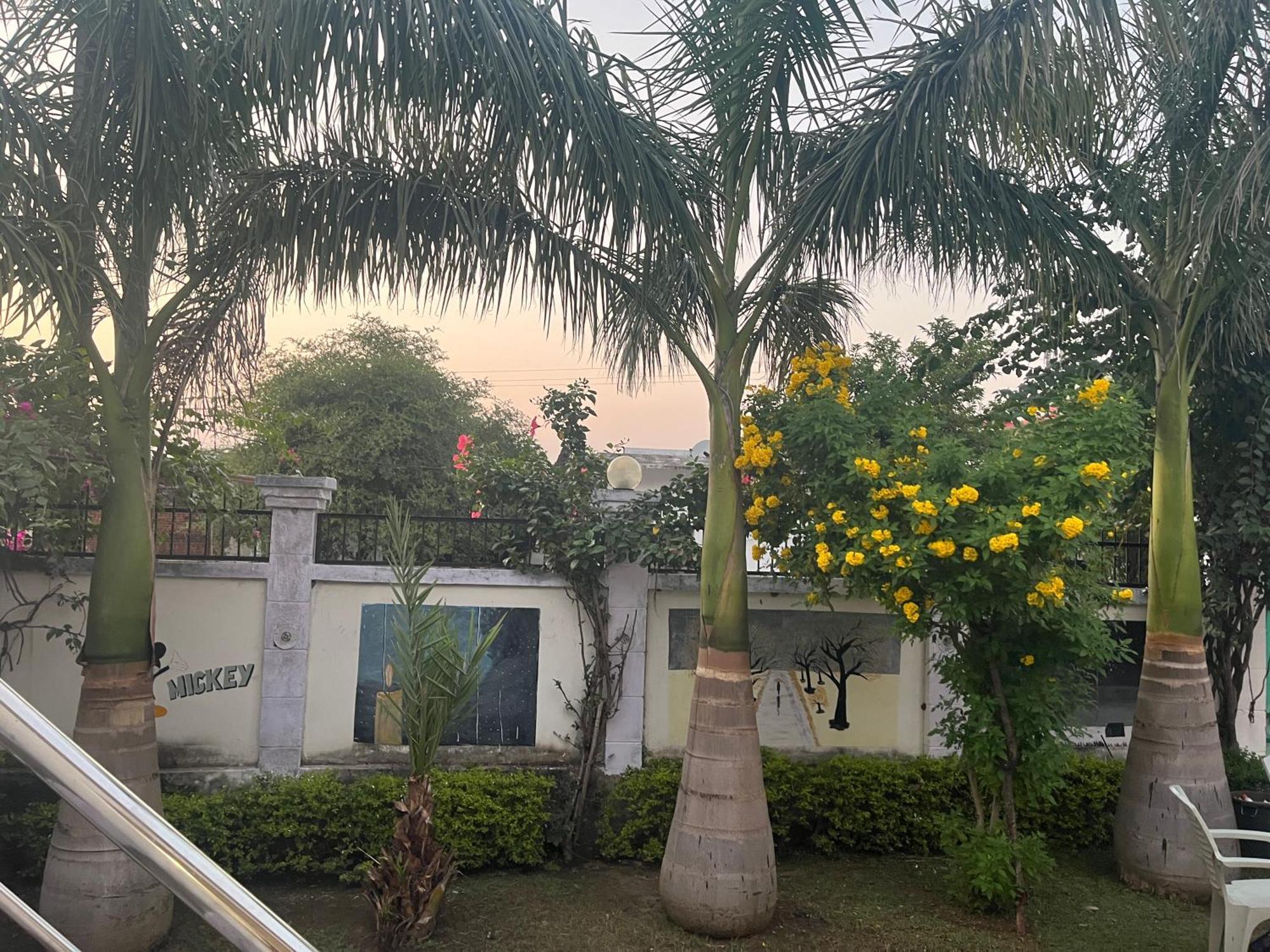Sunrise Bed & Breakfast Κχατζουράχο Εξωτερικό φωτογραφία