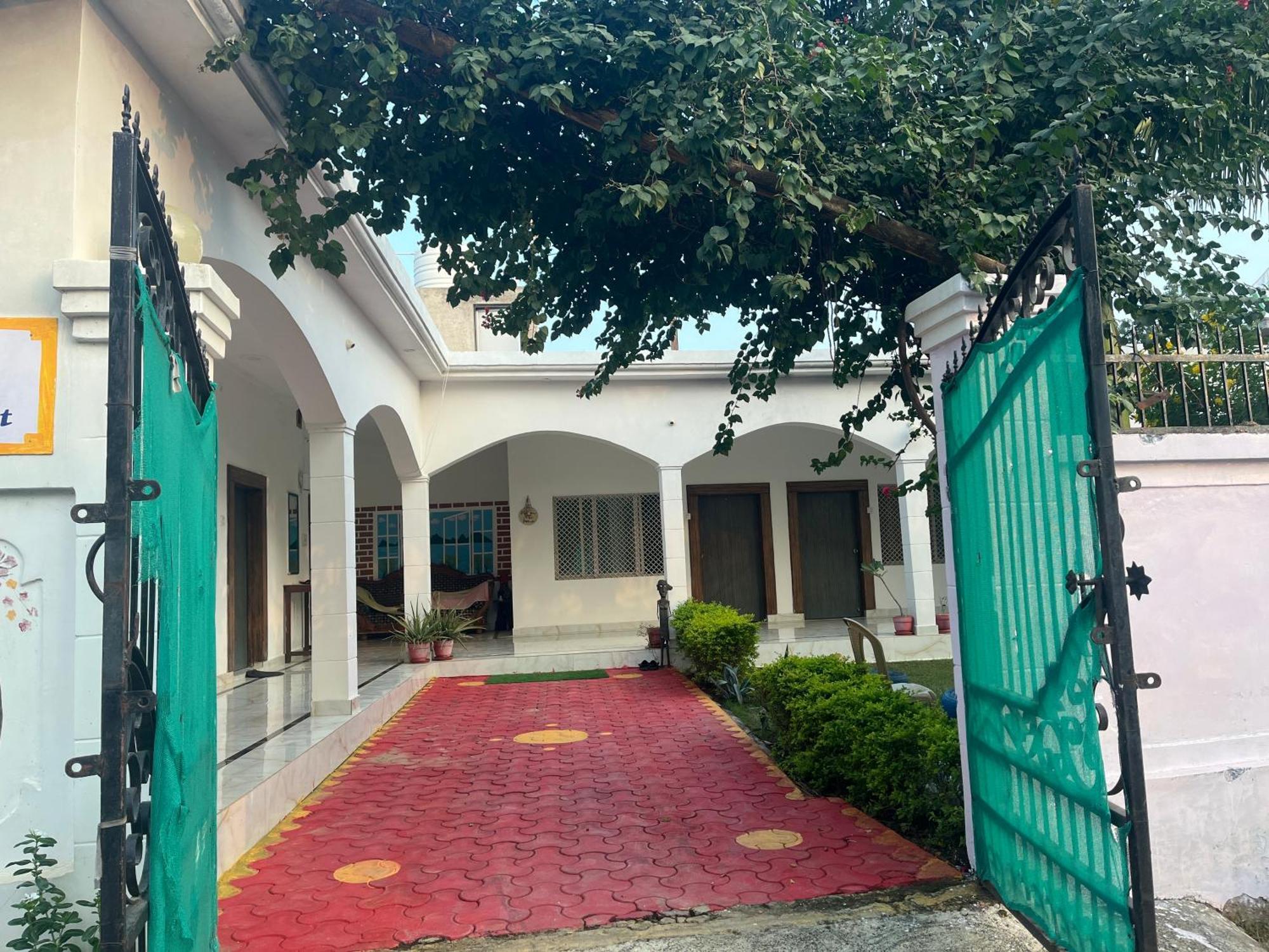 Sunrise Bed & Breakfast Κχατζουράχο Εξωτερικό φωτογραφία